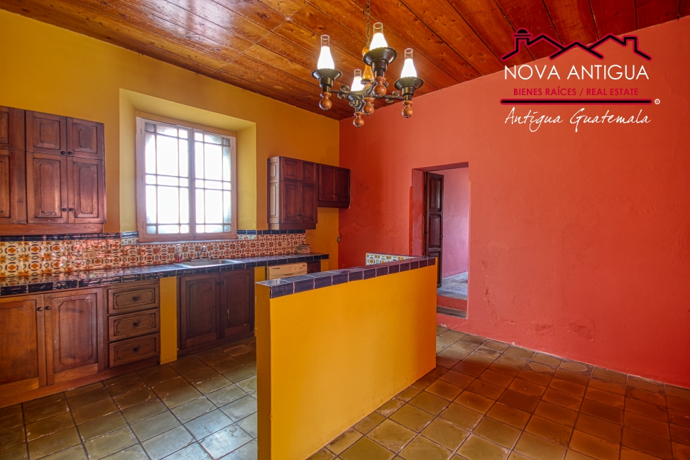 A4133 – Incredible opportunity in Antigua Guatemala