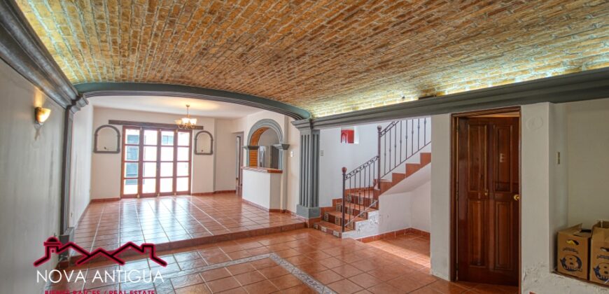 A4134 – House unfurnished