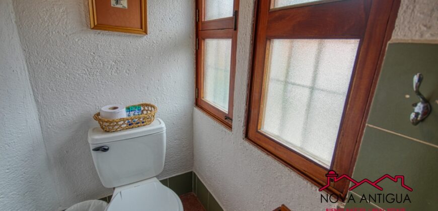 A4137 – Apartment for rent in the center of Antigua Guatemala