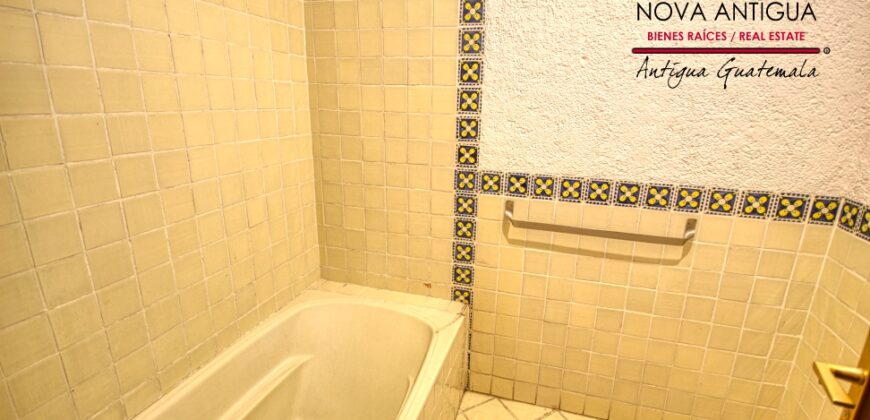 A4138 – Loft for rent in residential area