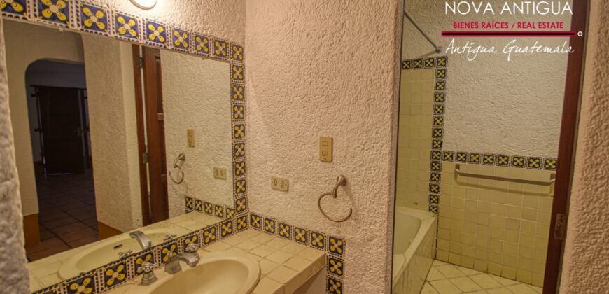 A4138 – Loft for rent in residential area