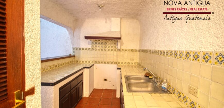 A4138 – Loft for rent in residential area