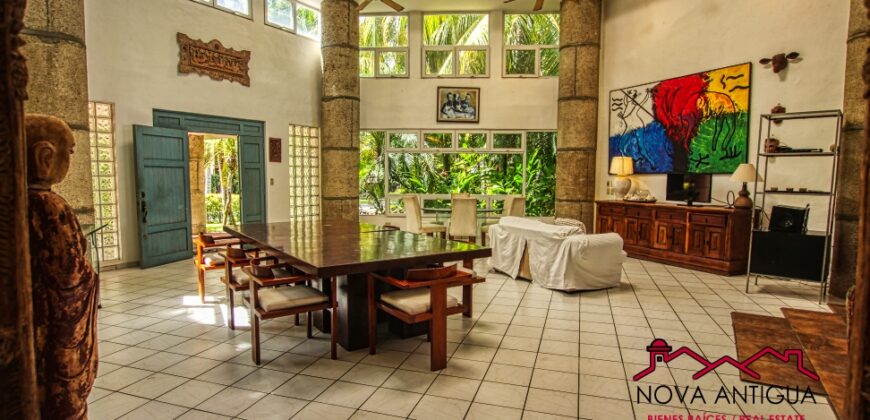 CS010 – Mansión en Costa Sur en condominio exclusivo