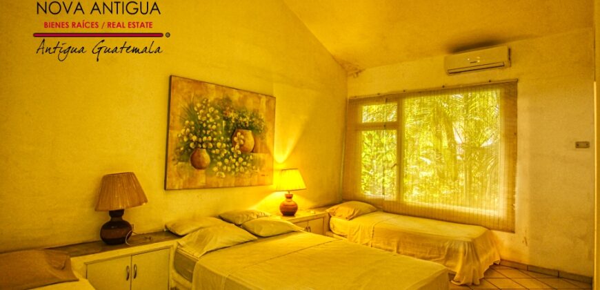 CS010 – Beach mansion in the Pacific Coast of Guatemala