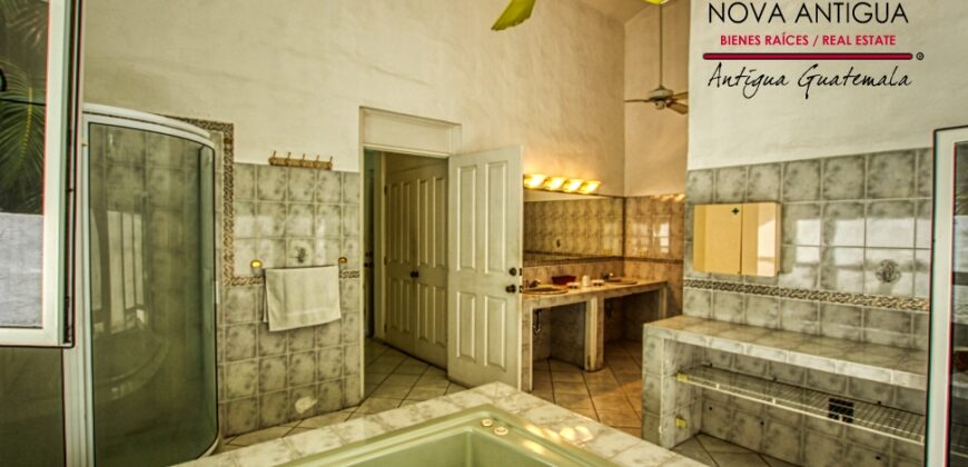 CS010 – Mansión en Costa Sur en condominio exclusivo