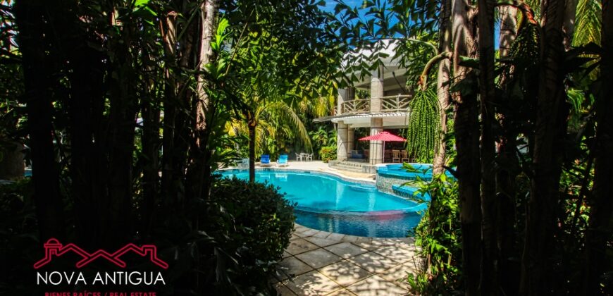 CS010 – Mansión en Costa Sur en condominio exclusivo