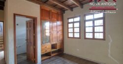 A4145- Casa en remodelacion en el casco de La Antigua