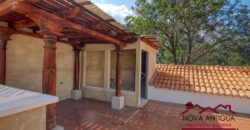 A4145- Casa en remodelacion en el casco de La Antigua