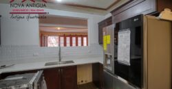 A4145- Casa en remodelacion en el casco de La Antigua