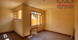 A4145- Casa en remodelacion en el casco de La Antigua