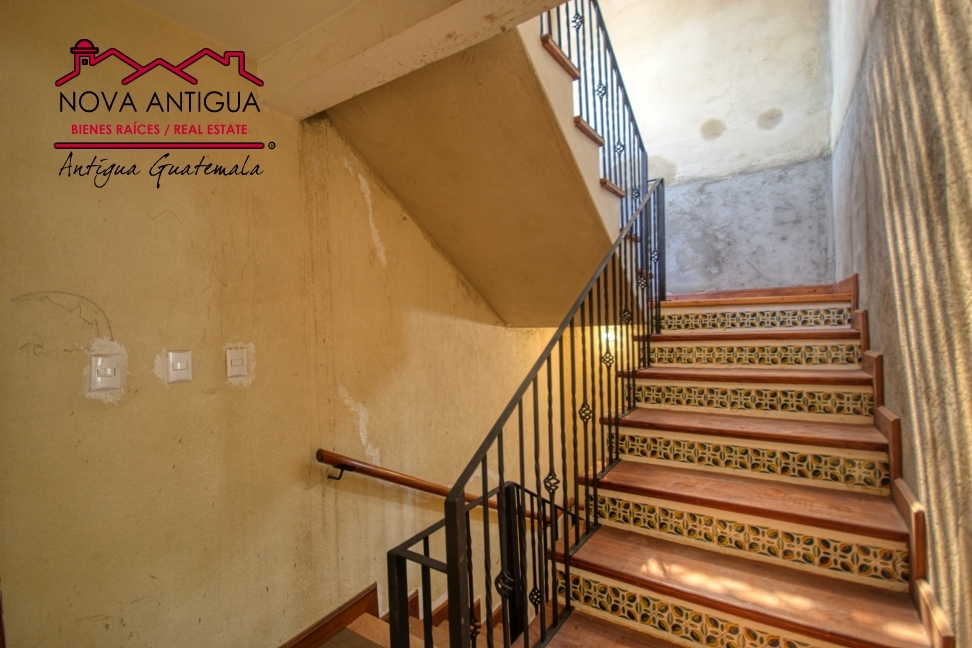A4145- Casa en remodelacion en el casco de La Antigua