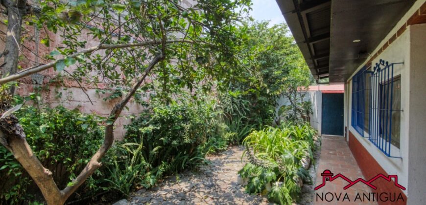 A201 – Casa de 2 habitaciones para rentar en Antigua