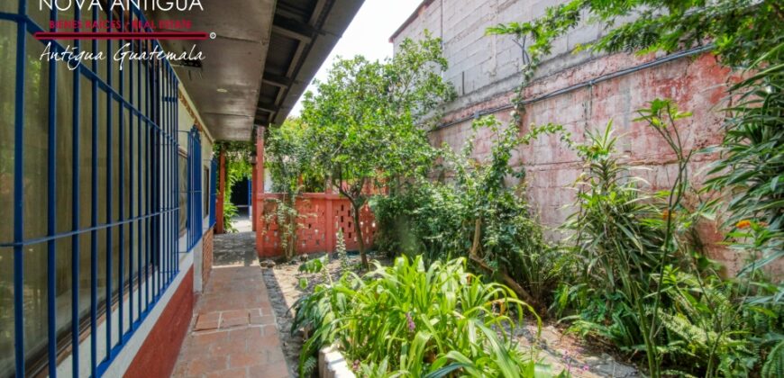 A201 – Casa de 2 habitaciones para rentar en Antigua