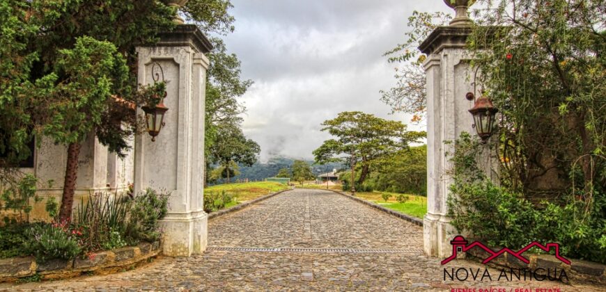 SML03 – Land in exclusive residential area near Antigua Guatemala