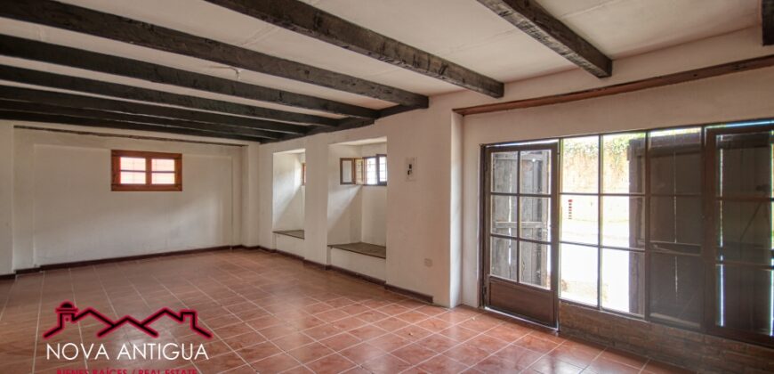 A4142 – Spacious retail space for rent