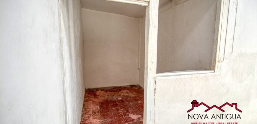 A4142 – Spacious retail space for rent
