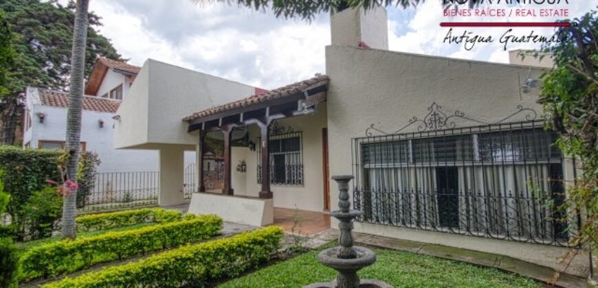 A280 – House for rent at 3 blocks from Central Park