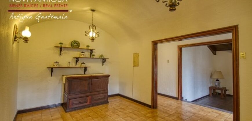 A280 – House for rent at 3 blocks from Central Park