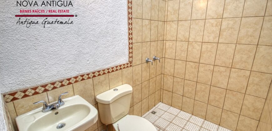 F100 – Beautiful house in Jocotenango