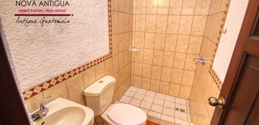 F100 – Beautiful house in Jocotenango