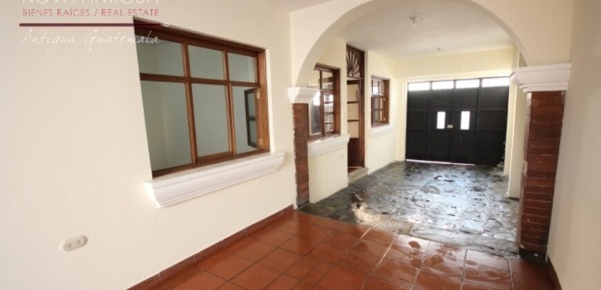 A3403 – 3 bedroom house unfurnished