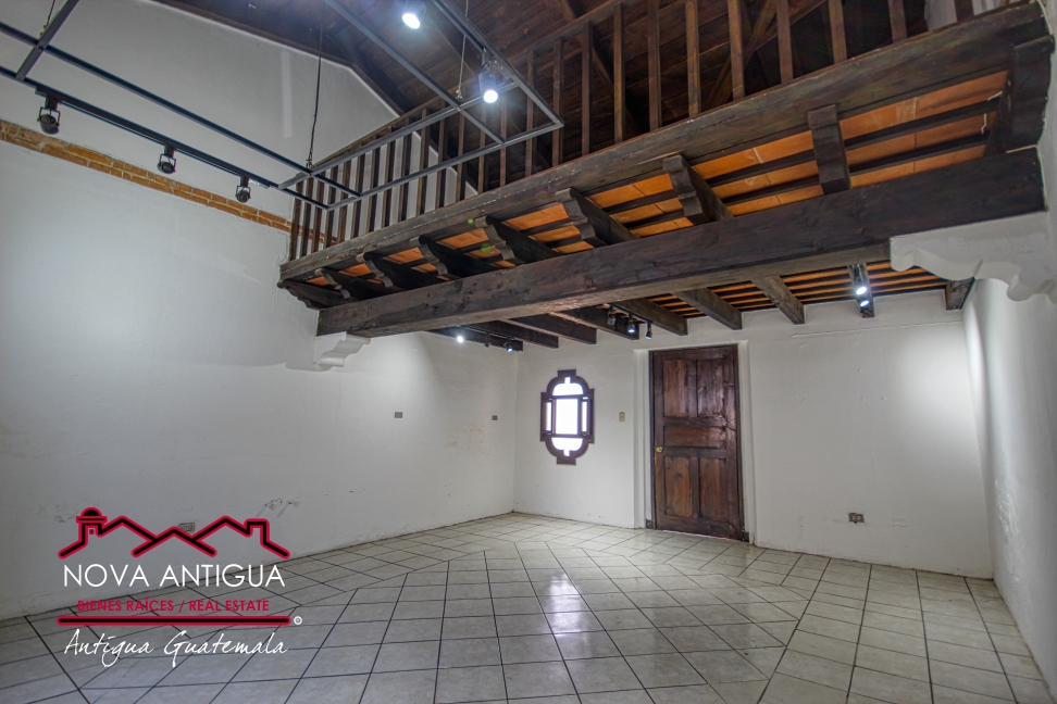 A906 – Incredible commercial space for rent
