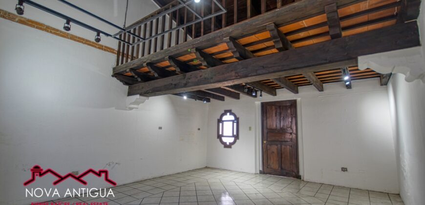 A906 – Increíble local comercial en renta