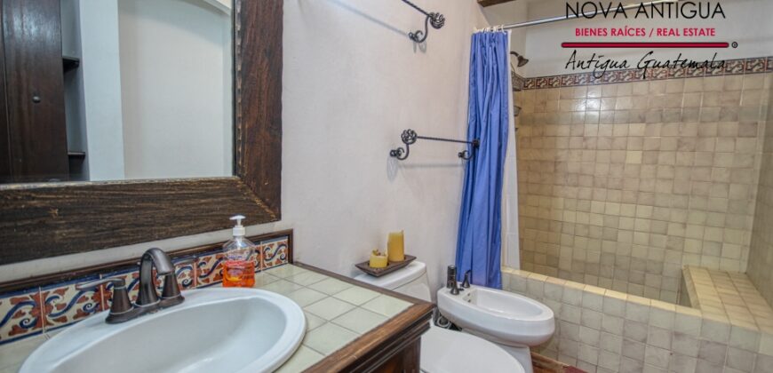 A4151 – Casa amueblada en Condominio Exclusivo en Antigua Guatemala