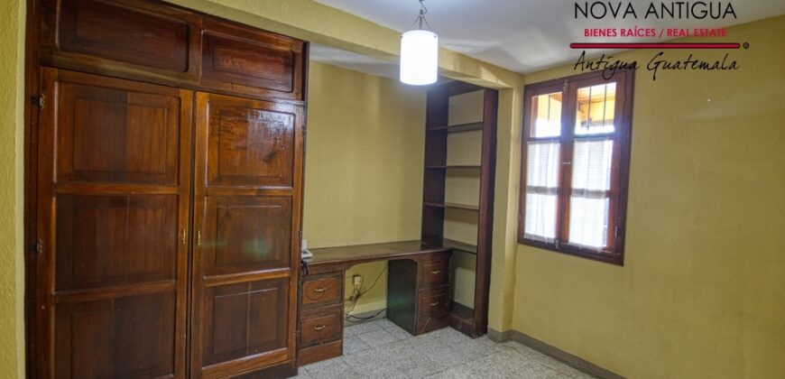 A4152 – Cozy house unfurniture