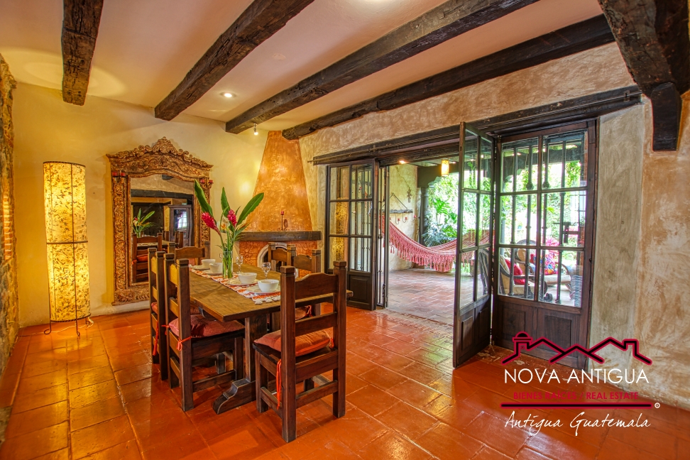 A4159 -Incredible property in the center of Antigua Guatemala