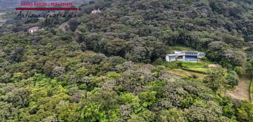 R356 – Building lot in gated coummunity La Reunion Country Club