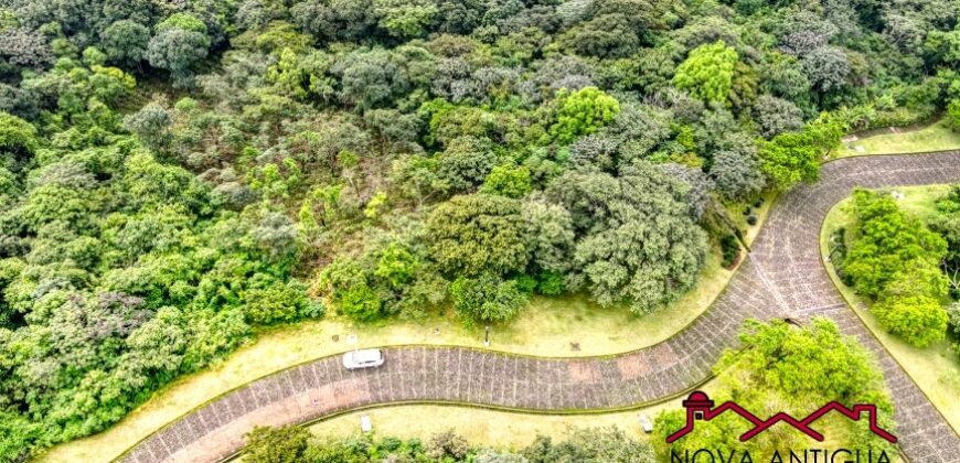 R356 – Building lot in gated coummunity La Reunion Country Club