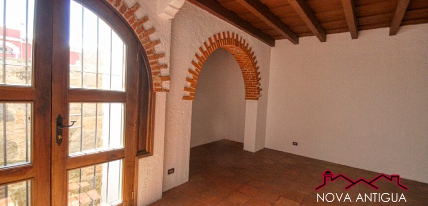 A4150 – Hermosa propiedad en renta a pocas cuadras del centro