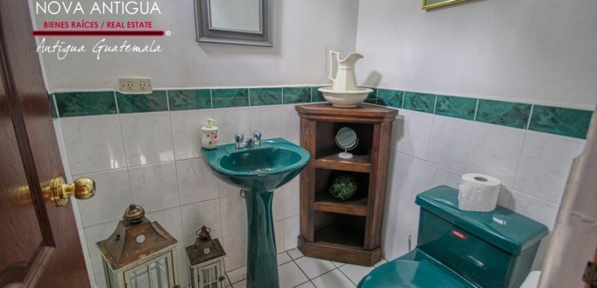 A4164 – Bonita casa amueblada en condominio