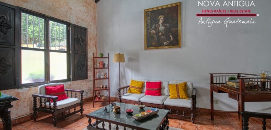 A4164 – Nice furnished house in condominium