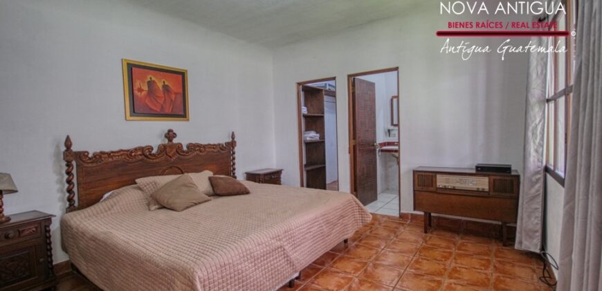 A4164 – Nice furnished house in condominium