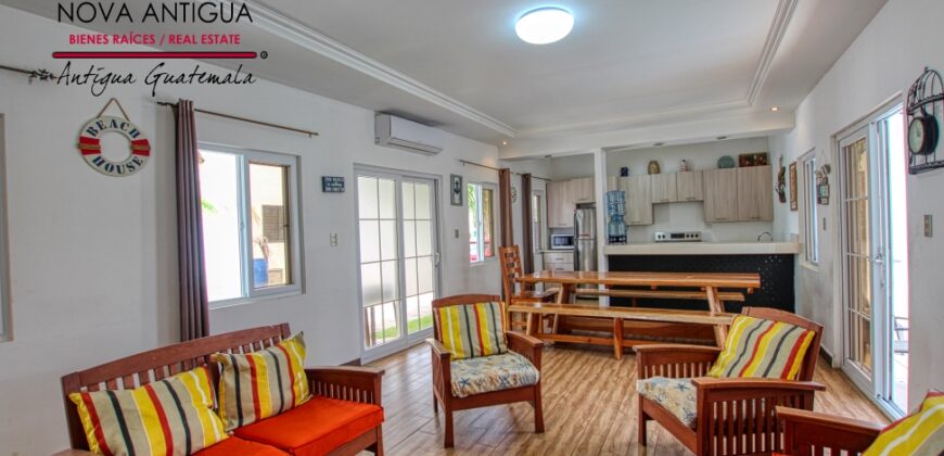 CS021 – Beach house in gated community in Iztapa