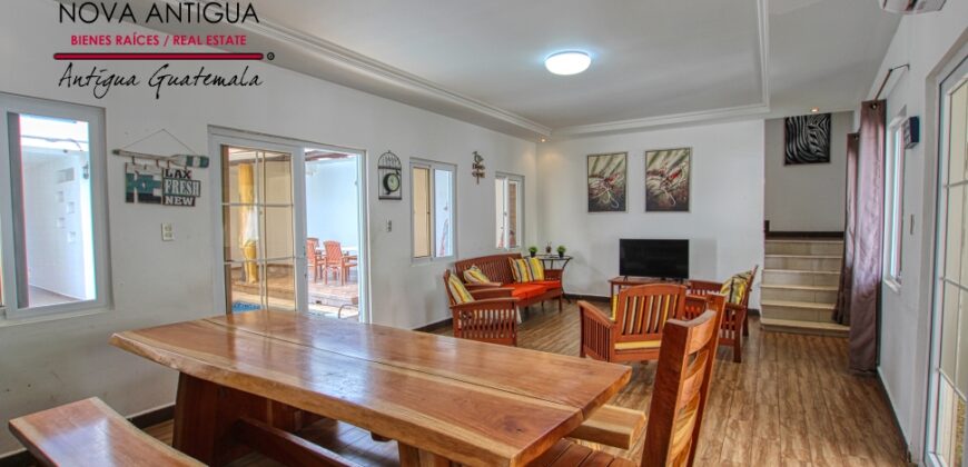 CS021 – Beach house in gated community in Iztapa