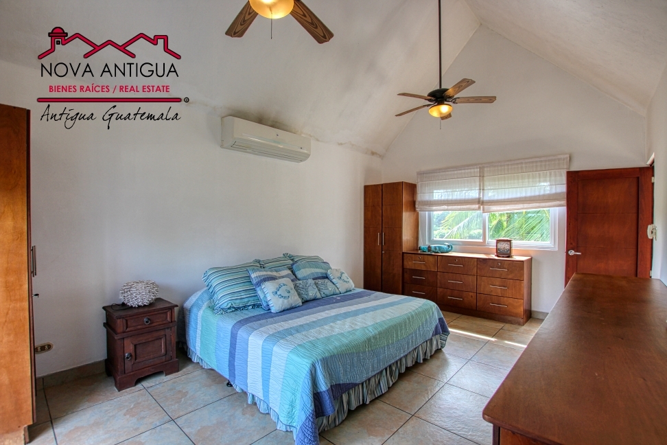 CS022 – Beautiful beach house in Iztapa