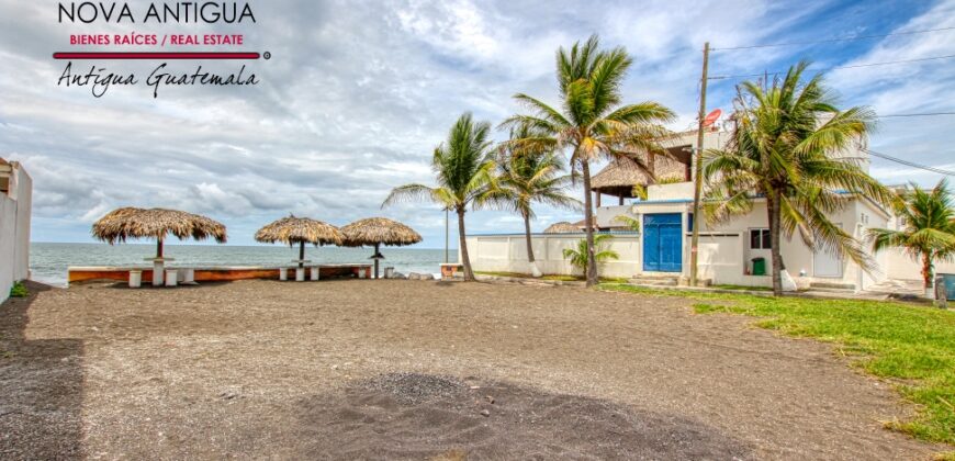 CS021 – Beach house in gated community in Iztapa