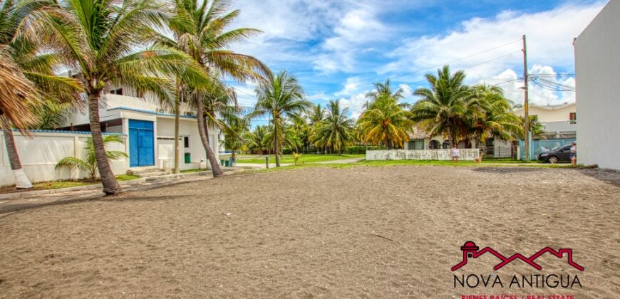 CS021 – Beach house in gated community in Iztapa