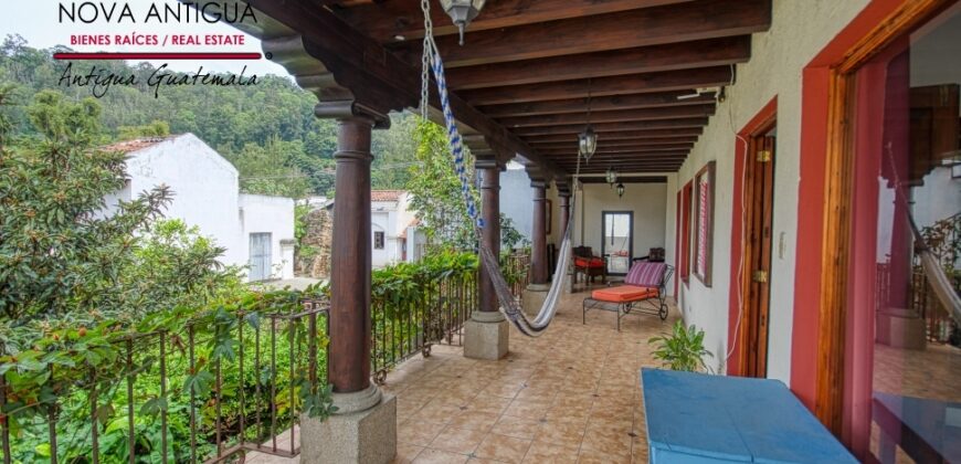 A4168- Excellent house for rent in the center of La Antigua Guatemala