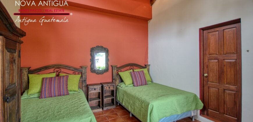 A4168- Excellent house for rent in the center of La Antigua Guatemala