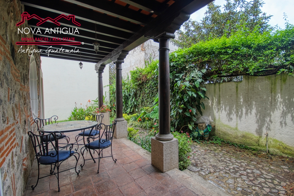 A4168 – Excelente casa para la renta en el casco de La Antigua Guatemala