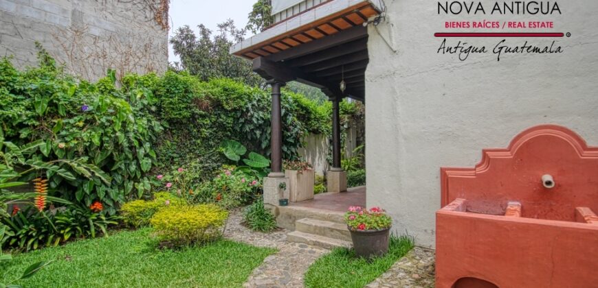 A4168- Excellent house for rent in the center of La Antigua Guatemala