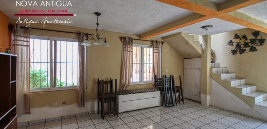 F355 -House with 3 bedrooms in the area of Pastores