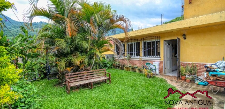 F355 -House with 3 bedrooms in the area of Pastores