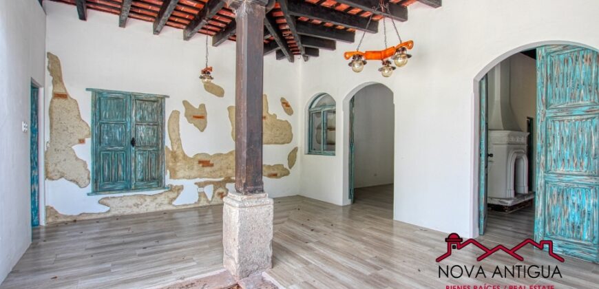A4169 – Beautiful hause in the central of Antigua