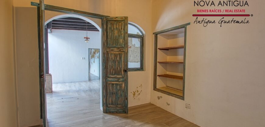 A4169 – Beautiful hause in the central of Antigua