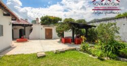 A4169 – Beautiful hause in the central of Antigua